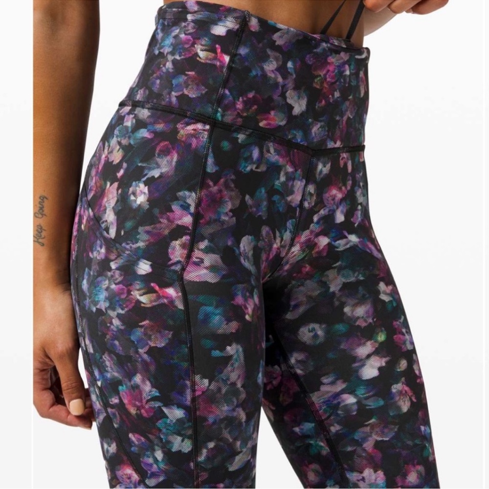 Lululemon Fast And Free Short 10" *Non-Reflective
Activate Floral Multi Size 2